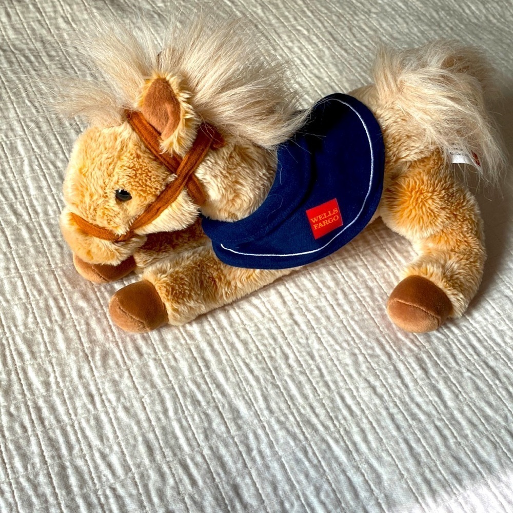 Nellie Wells Fargo pony - in great condition